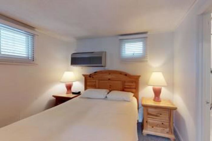 Room 84 of 171