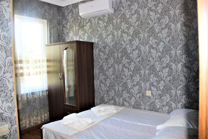 Room 9 of 17