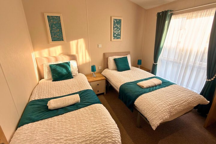 Room 2 of 18