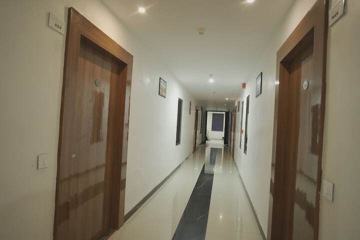 Ballroom/Hall 47 of 52