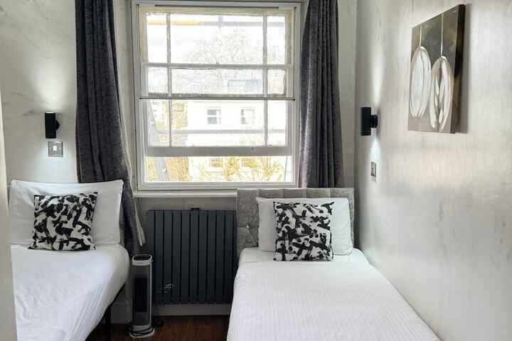 Room 141 of 234