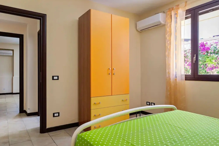 Room 3 of 15