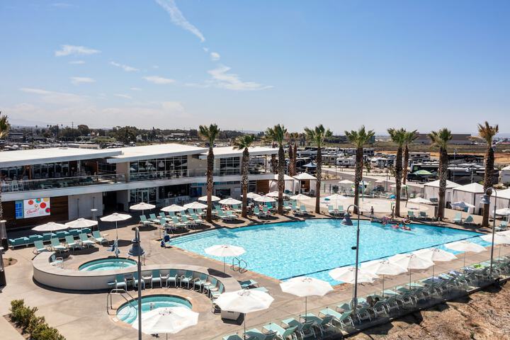 Pool 11 of 28
