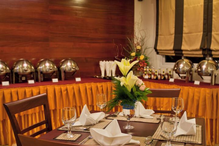 Dining 65 of 75