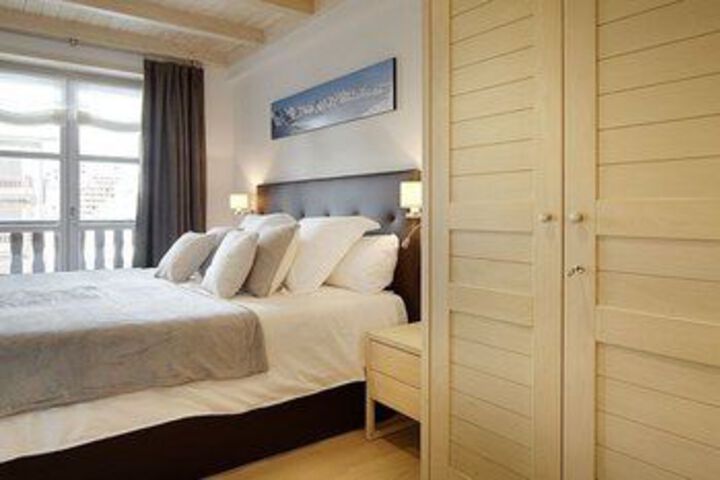 Room 5 of 17