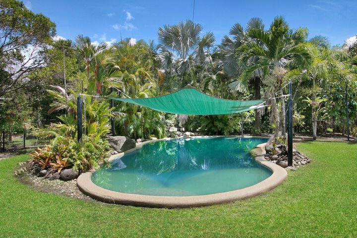 Hotel with Pool