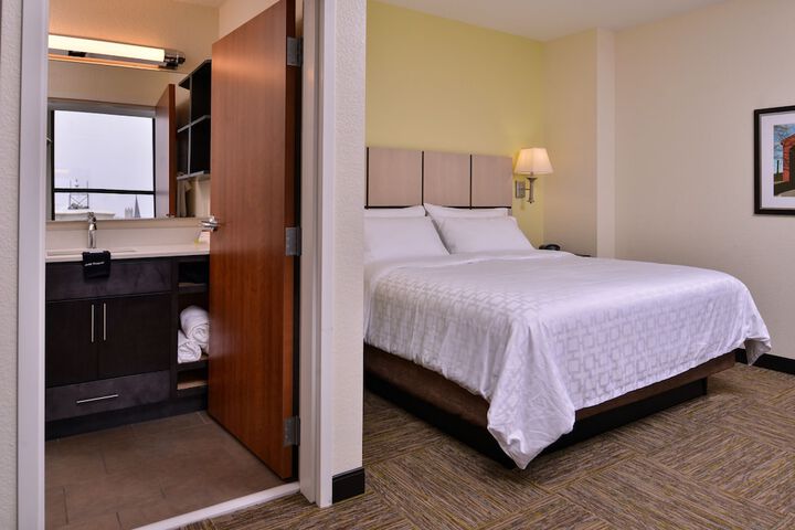 Room 22 of 61
