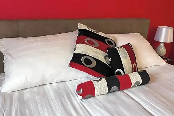 Room 2 of 19