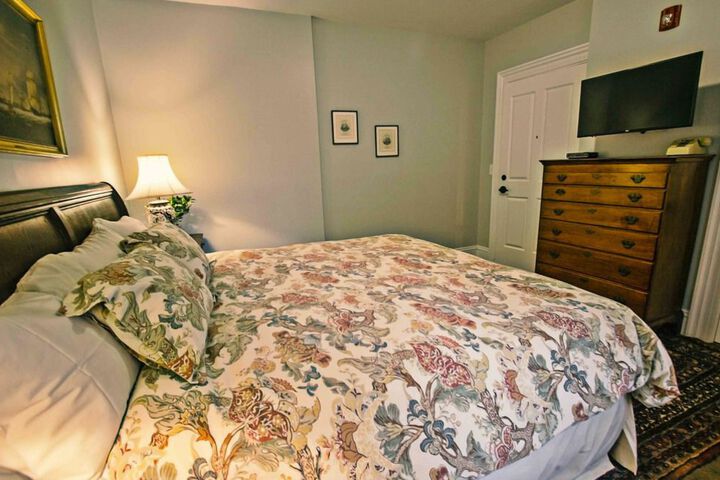 Room 44 of 75
