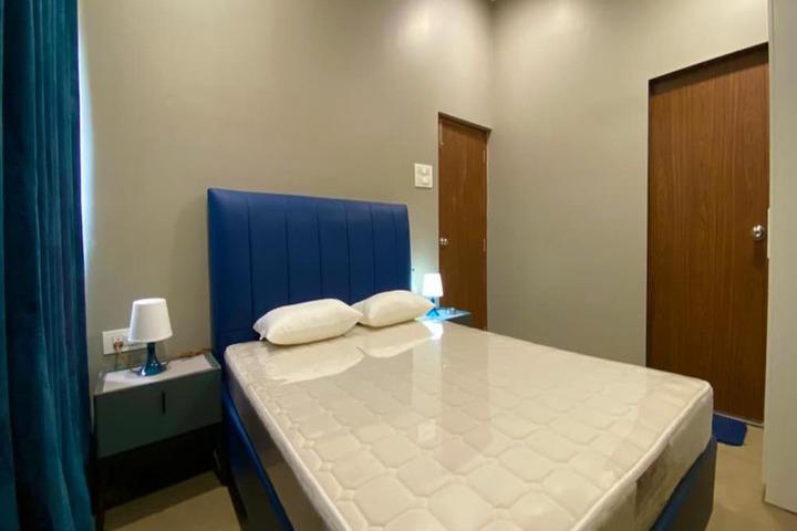 Room 10 of 86