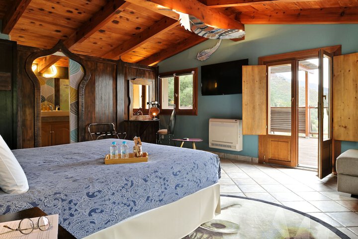 Room 14 of 83