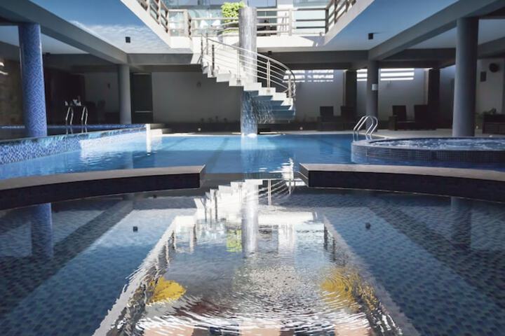 Pools & Facilities