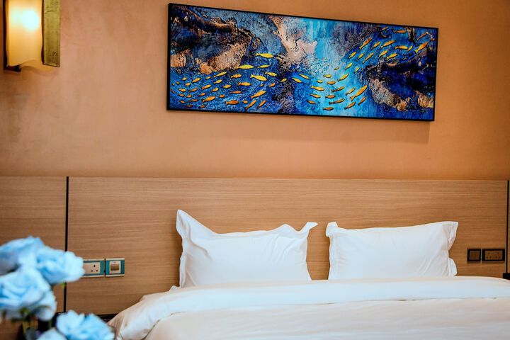 Room 8 of 39