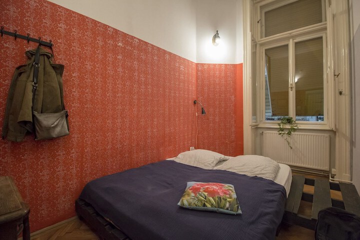 Room 8 of 78