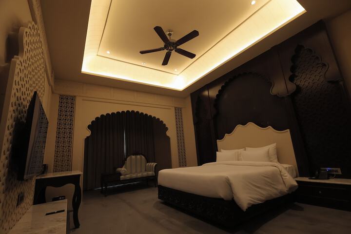Room 16 of 51