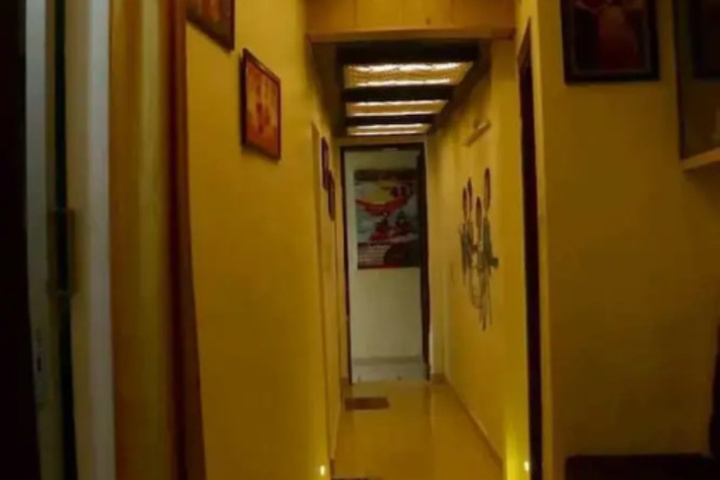 Room 11 of 19