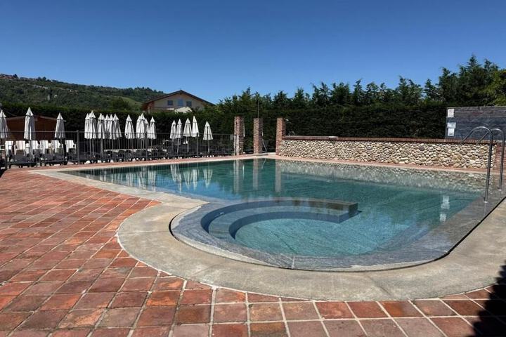 Pool 39 of 52