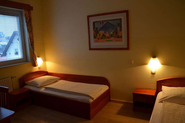 Room 7 of 101