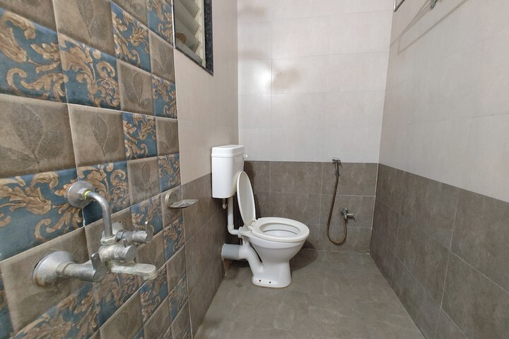 Room 15 of 25