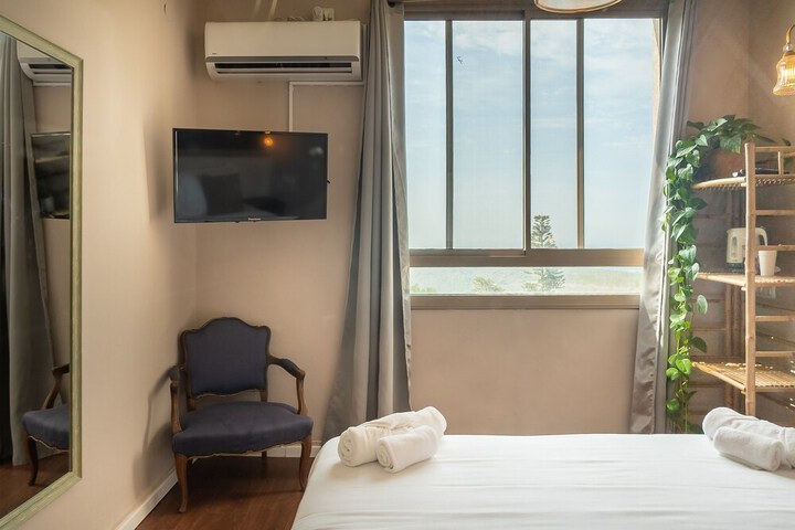 Room 15 of 40