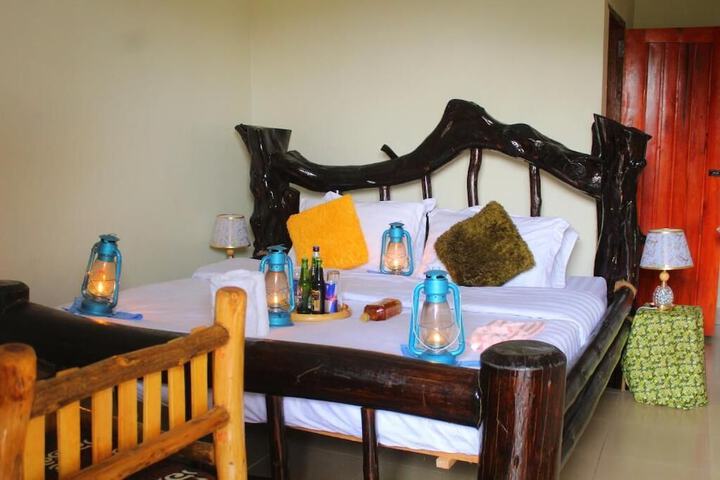 Room 15 of 33