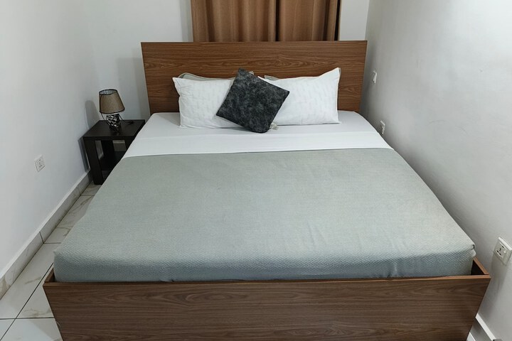 Room 28 of 64