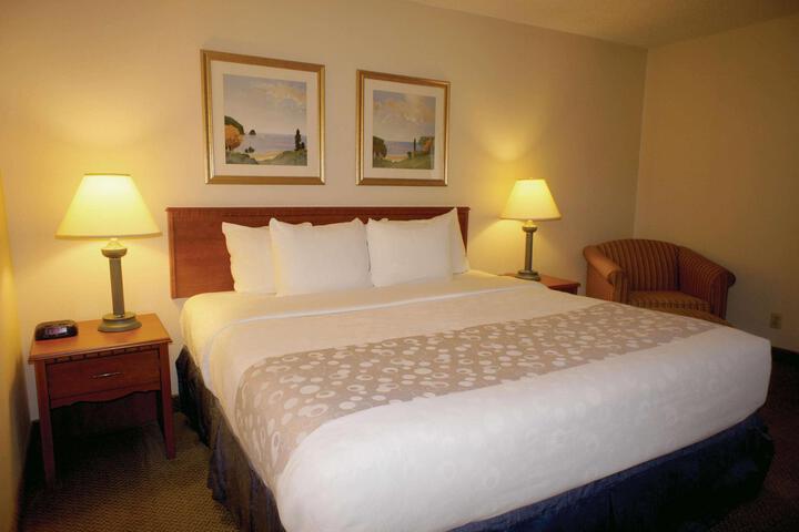 2 Queen Beds Deluxe Room (3 of 10)