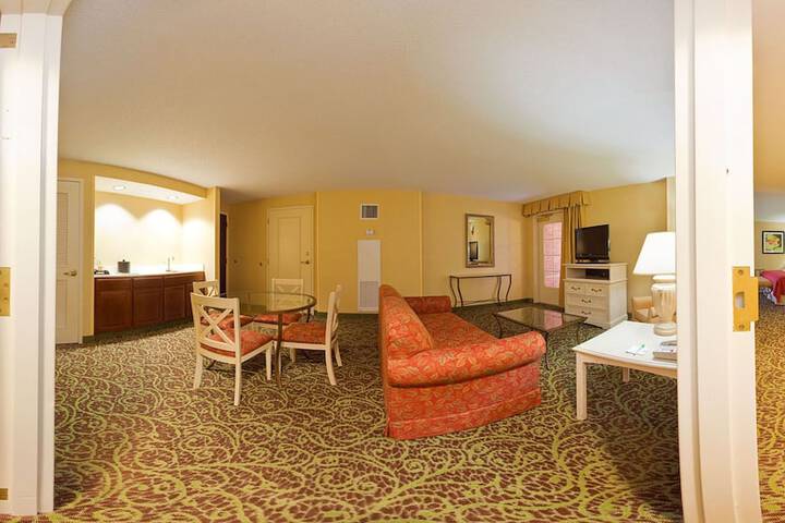 Premium King Bed (15 of 22)