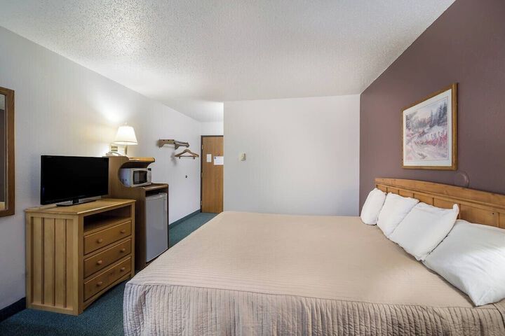 Room 4 of 25