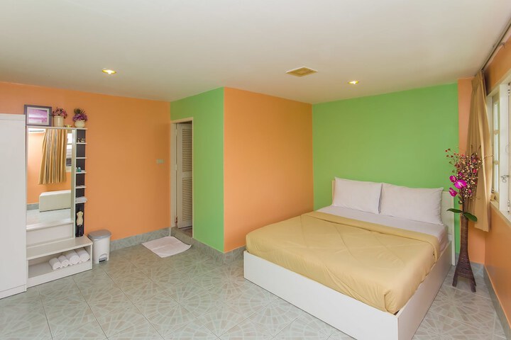 Room 20 of 35