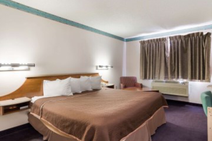 Room 12 of 36