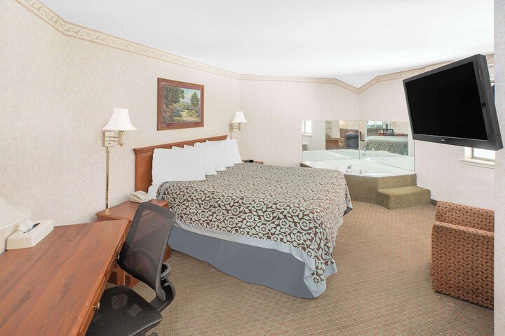 1 King Bed (12 of 12)