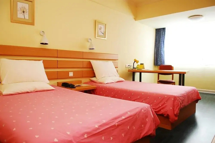 Room 3 of 12