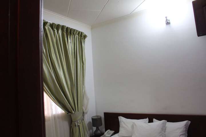 Room 10 of 56
