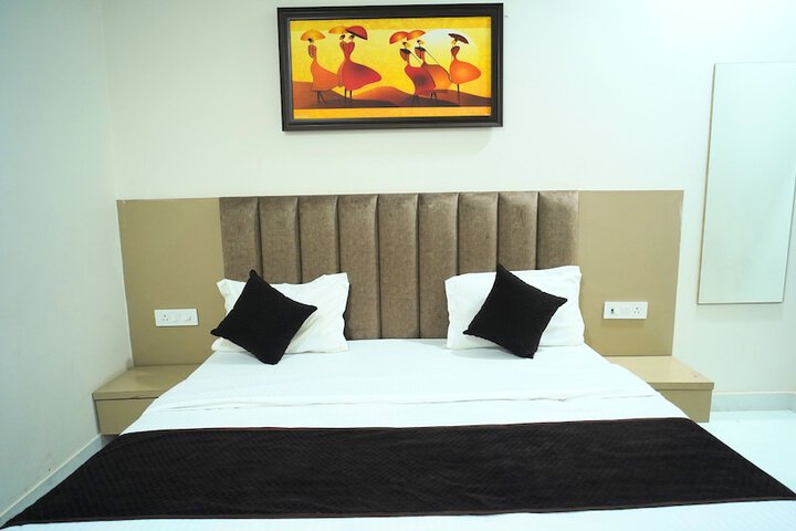 Room 13 of 24