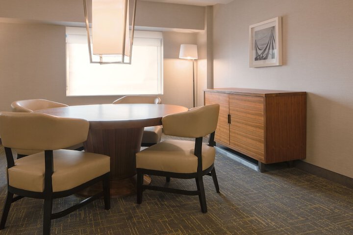 Premium Deluxe King Bed (6 of 27)