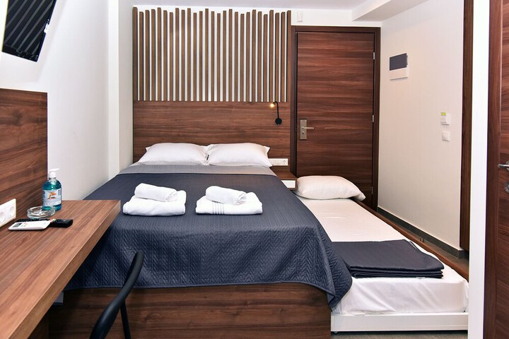 Room 13 of 34