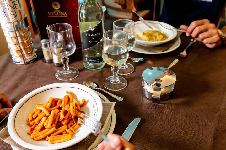 Dining 53 of 76