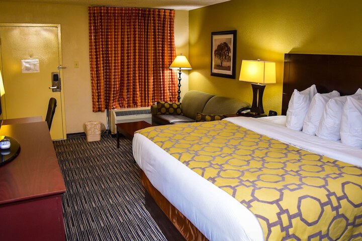 1 King Bed (9 of 14)