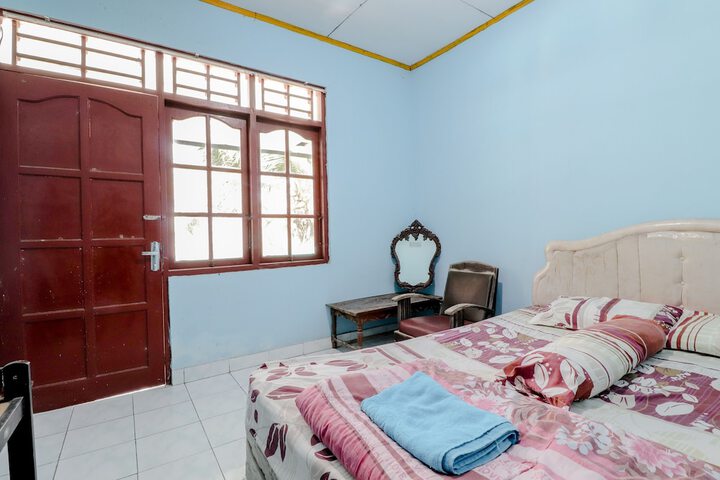 Room 10 of 33