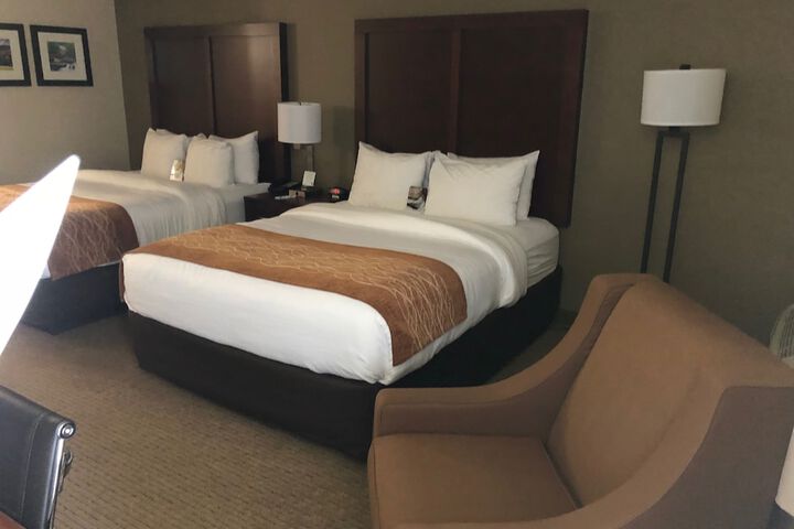 2 Double Beds (14 of 15)