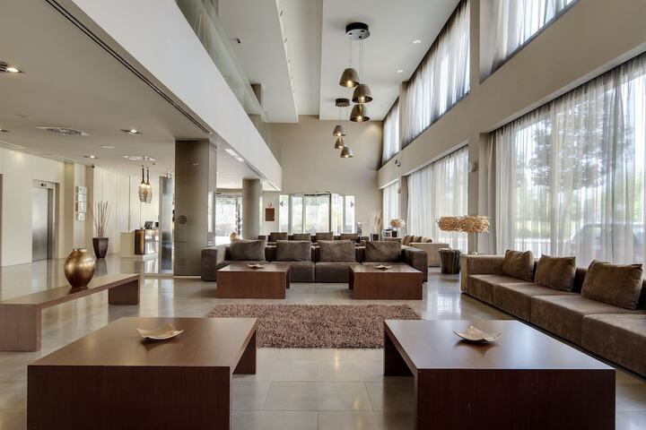 Guest Lobby