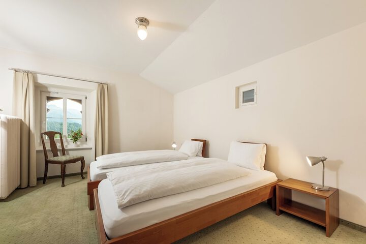 Room 15 of 103