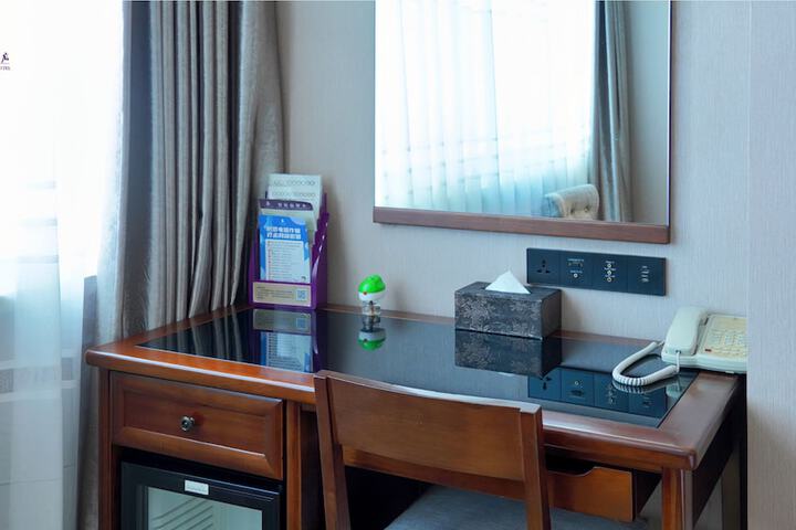 Room 14 of 50