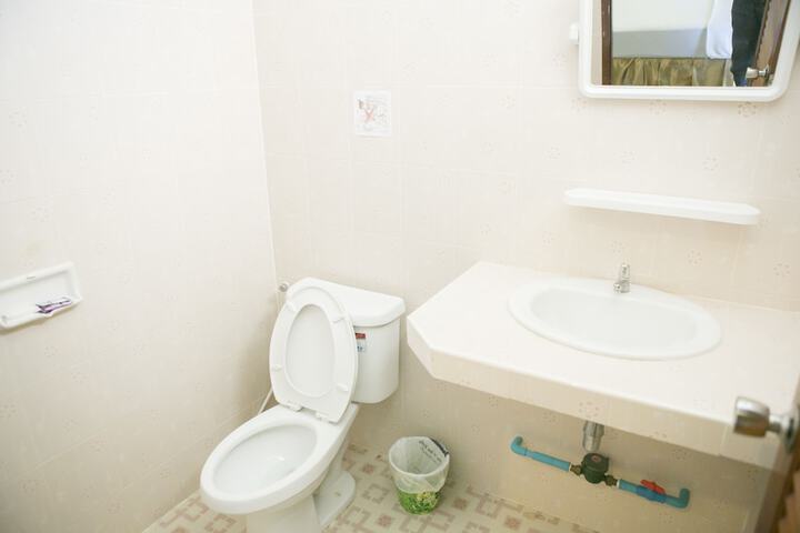 Room 30 of 42