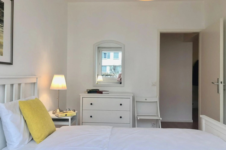 Room 2 of 11