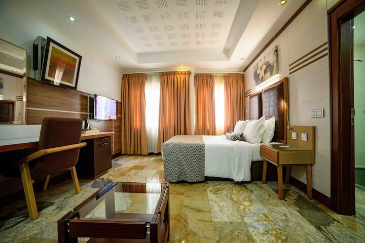 Room 12 of 134