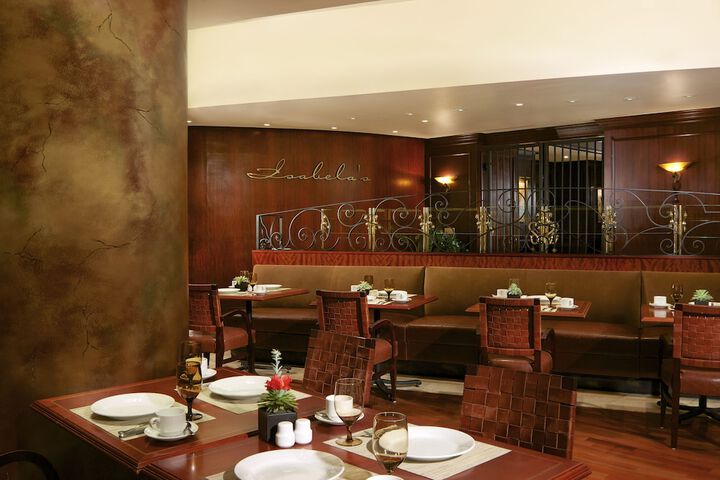 Dining 37 of 61