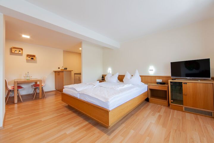 Room 19 of 120