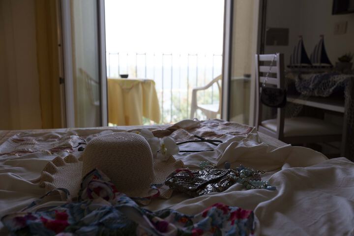 Room 44 of 99
